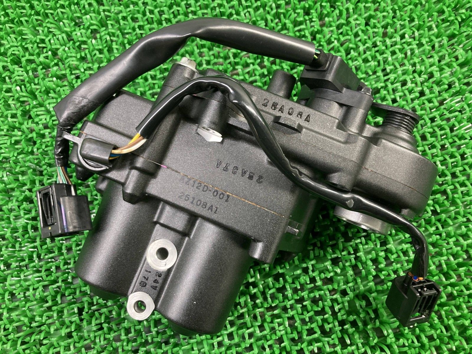 CBR650R Clutch Actuator AZ12D-001/25108A1/KYK Honda Genuine Used RH17 24-25 E Clutch No Functional Problems Out of Stock Qg