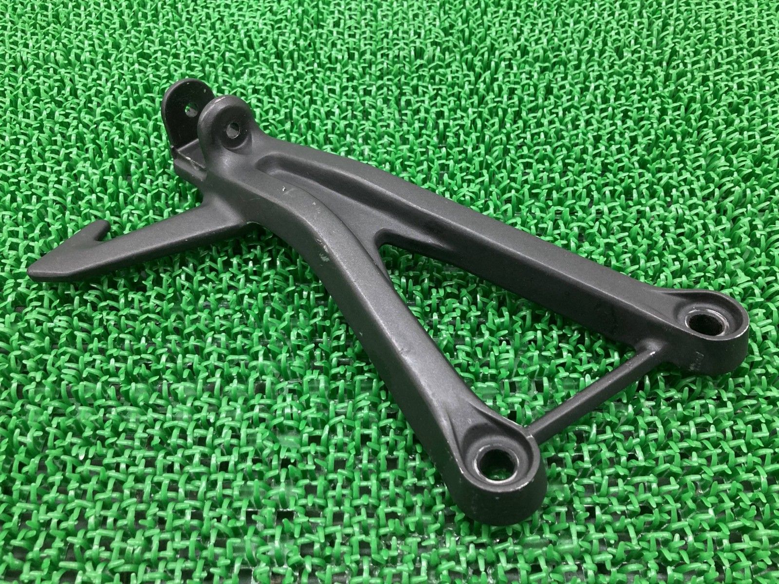 ZX-25R タンデムステップホルダー 左 SKT カワサキ 純正 中古 バイク