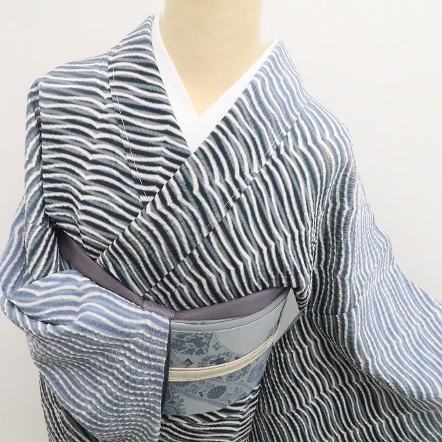 ❁tomihisa❁新品 滝泰謹製 総絞り 相良刺繍 着物“香るが如く色を挿し