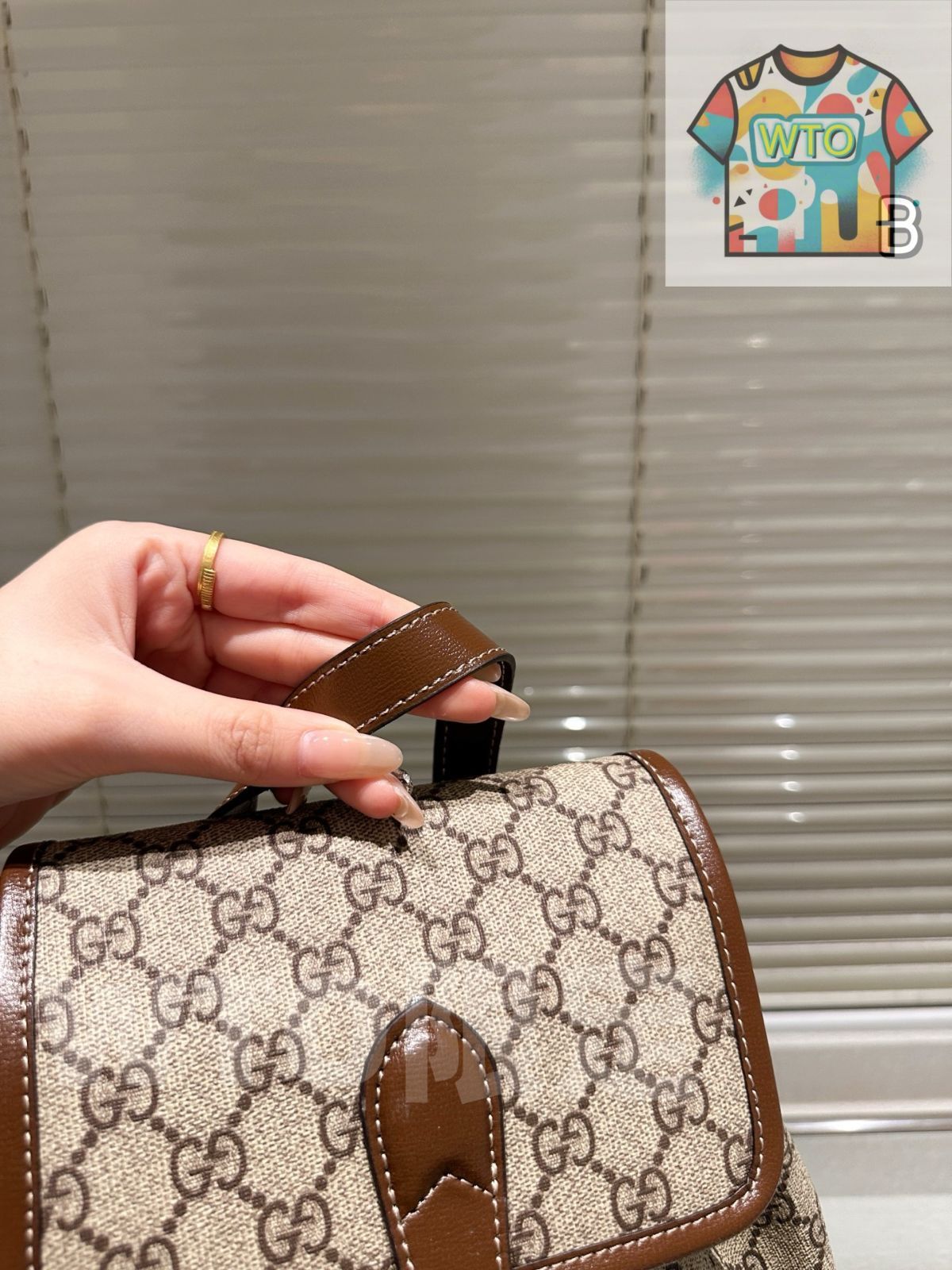 【美品】GUCCI GGモノグラム　2wayショルダーバッグ 今日特価】Gucci モノグラム ダブルショルダーバッグ（男女兼用