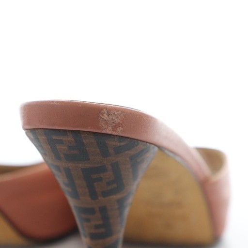 フェンディ FENDI ミュール サンダル レザー ズッカ柄 ロゴ オープン