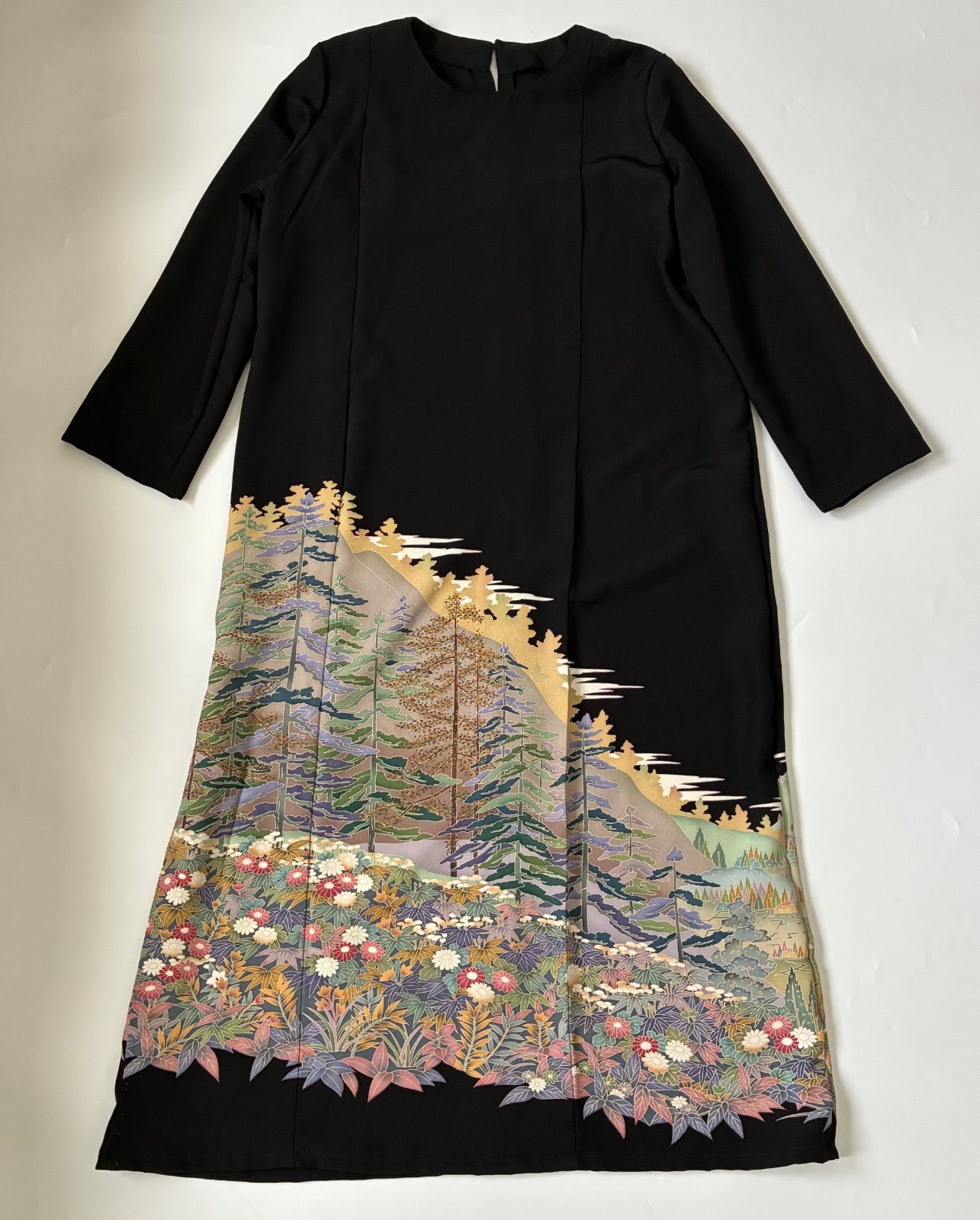 黒留袖リメイク 金色装飾 ロングワンピース 黒 正絹 豪華 翠峯 風景