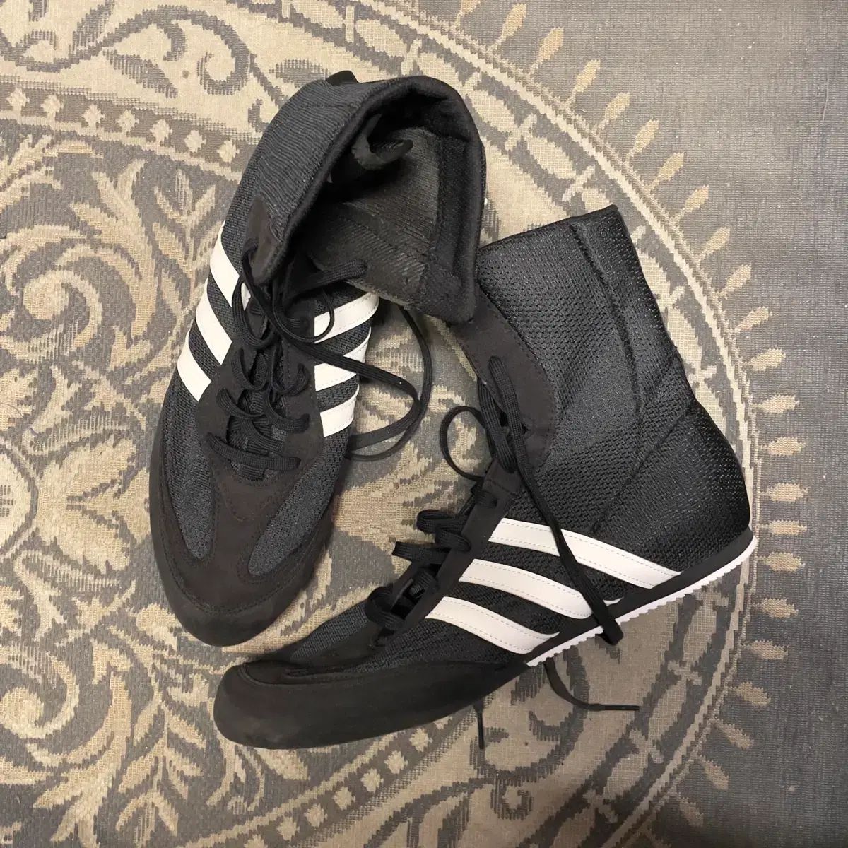 アディダス ホグ ブラック ボクシング シューズ - メルカリ