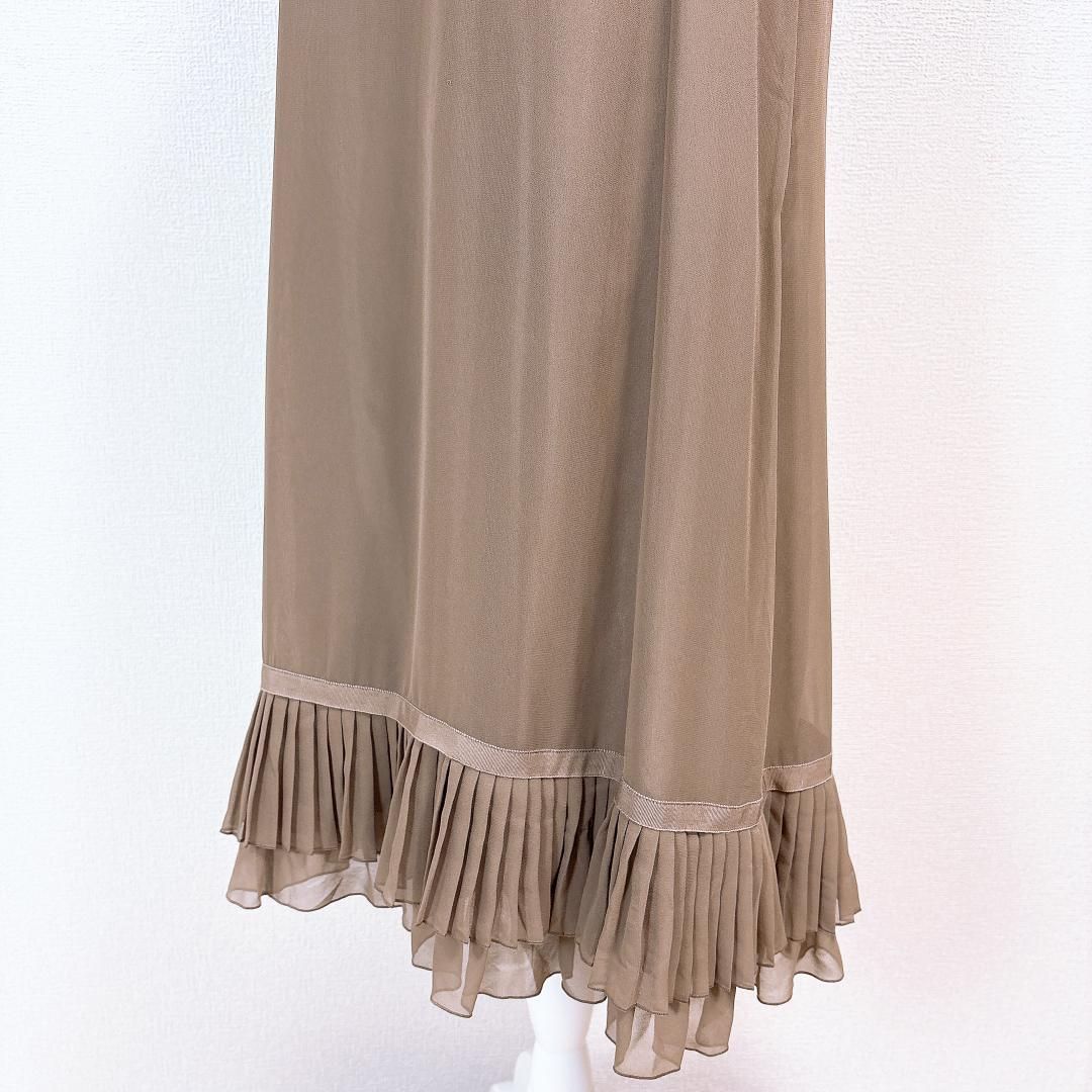 【美品】FOXEY ノースリーブワンピース 裾プリーツ 40 Aライン　ベージュ 美品】FOXEY ノースリーブワンピース 裾プリーツ 40 Aライン ベージュ