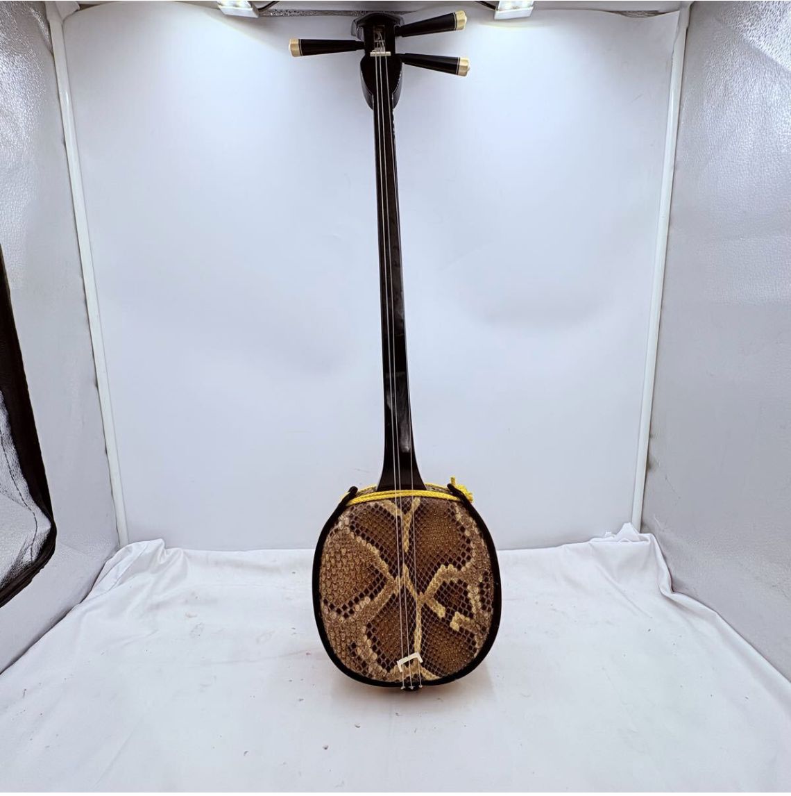 三線 三線 本革蛇皮張り 美品 琉球楽器 伝統楽器 中古 現状品本革蛇皮