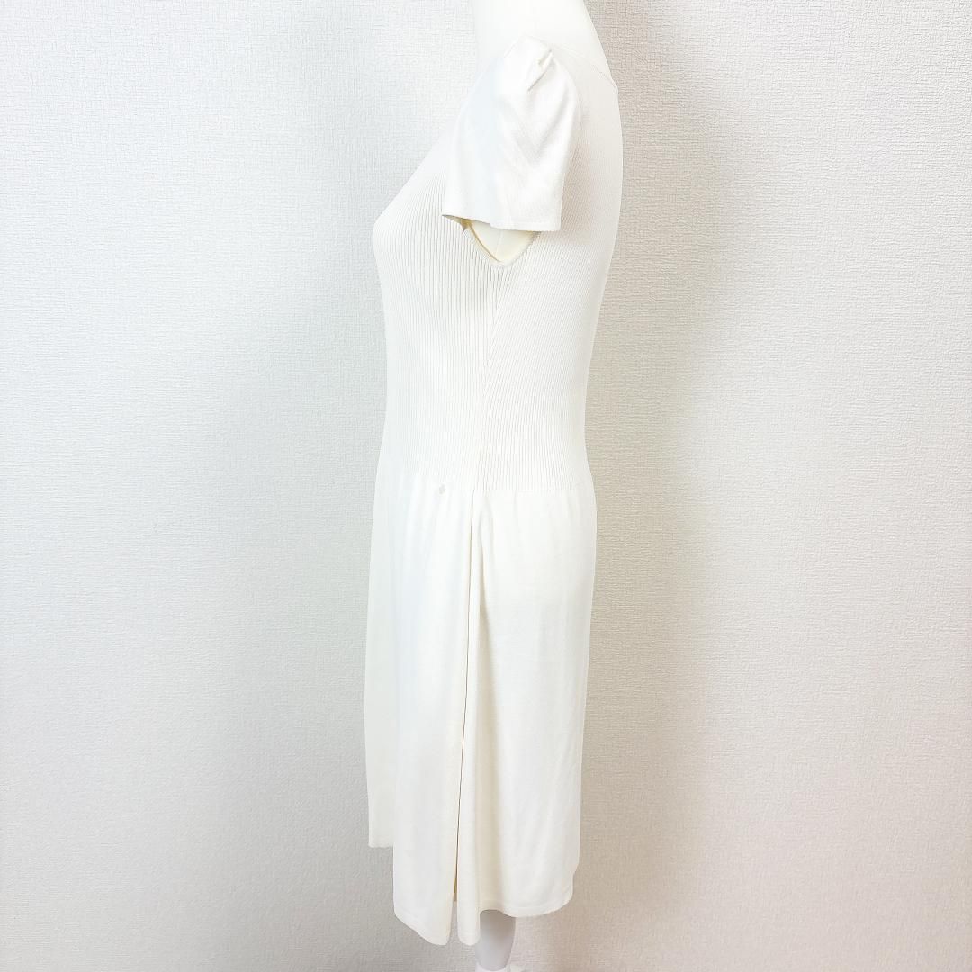 美品】FOXEY NEW YORK 半袖ニットワンピース 38 オフホワイト - メルカリ