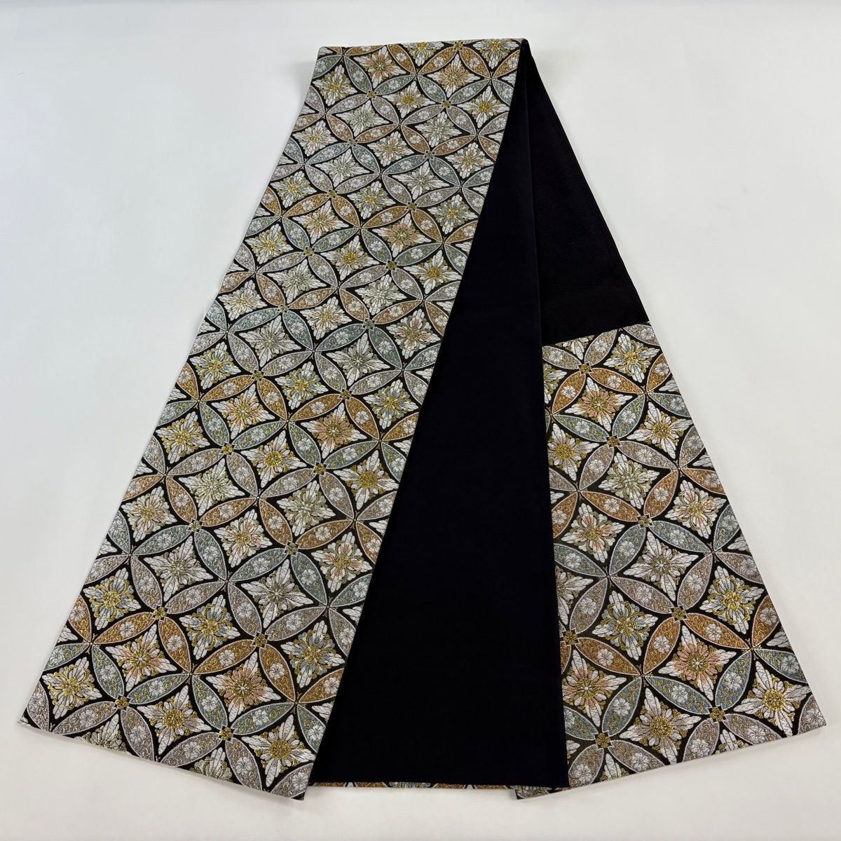 美品】 袋帯 秀品 七宝 花菱 金銀糸 箔 墨色 六通 正絹 【中古