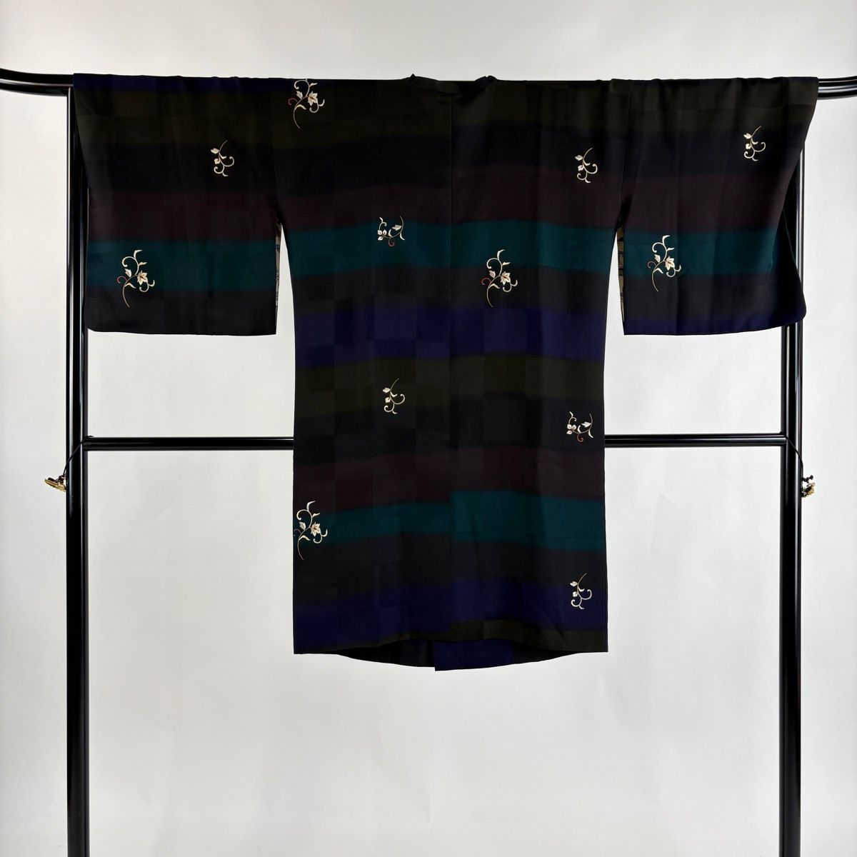 【美品】 道行 身丈125.5cm 裄丈62.5cm 正絹 秀品 【中古】 道中着 身丈125cm 裄丈68.5cm L 和装コート 着物衿 縦縞 鶯色 正絹