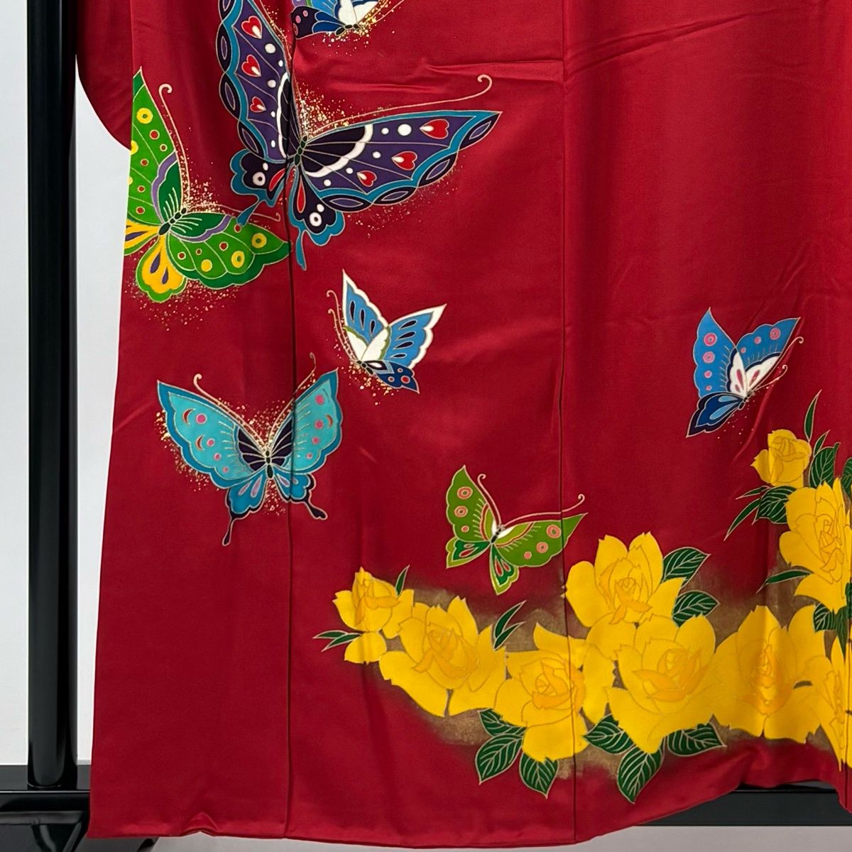 振袖 身丈159cm 裄丈65cm M 袷 蝶 薔薇 金彩 赤 正絹 秀品 【中古