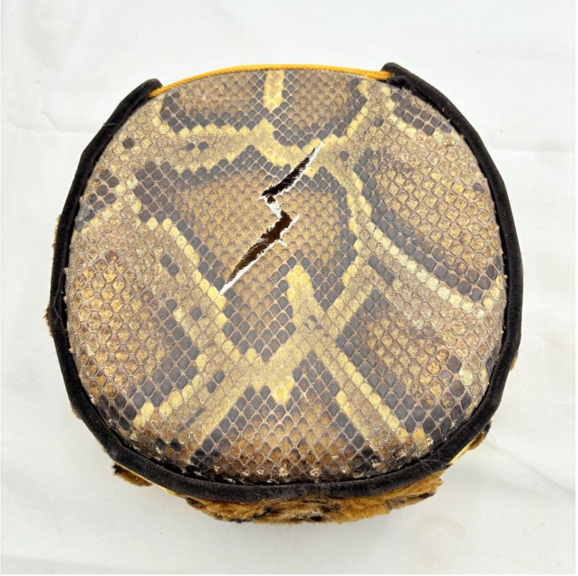 現状品／本皮三線 蛇皮強破れ・棹494g・胴内部確認済◇沖縄三味線