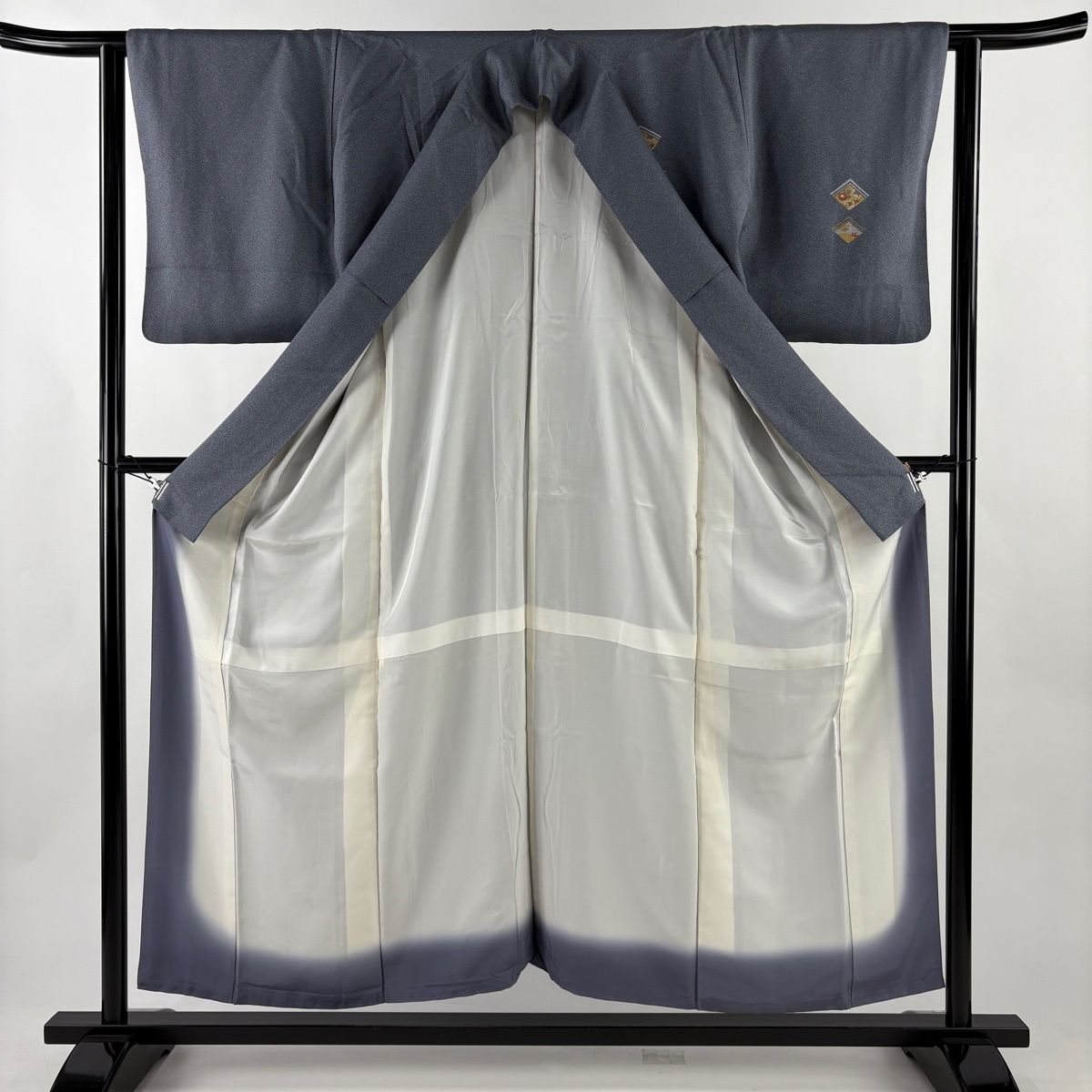 付下げ 身丈154cm 裄丈62cm S 袷 宝尽くし 草花 金銀彩 青灰色 正絹 秀品 【中古】