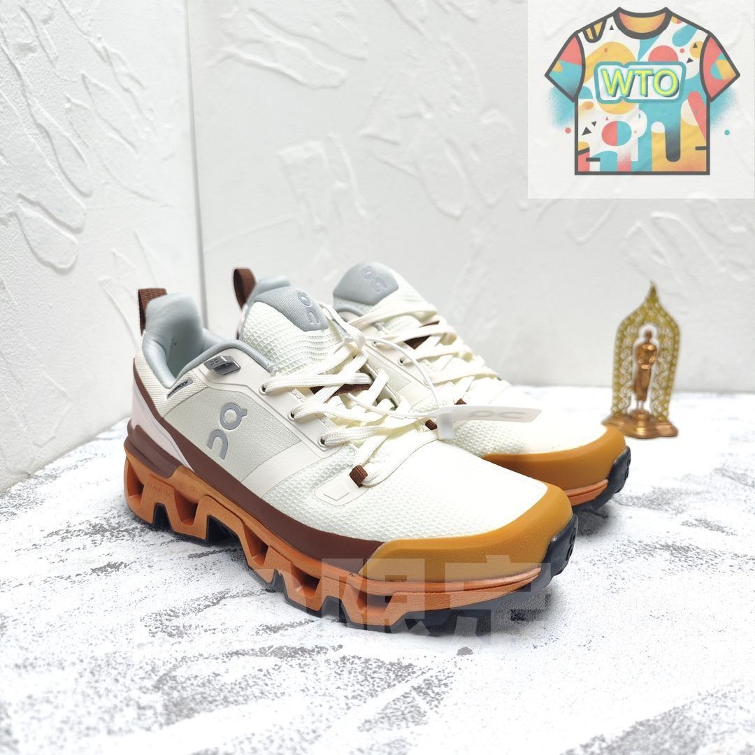 【新品未使用】オン クラウドワンダー ウォータープルーフ　24センチ オン クラウドワンダー ウォータープルーフ On Cloudwander Waterproof