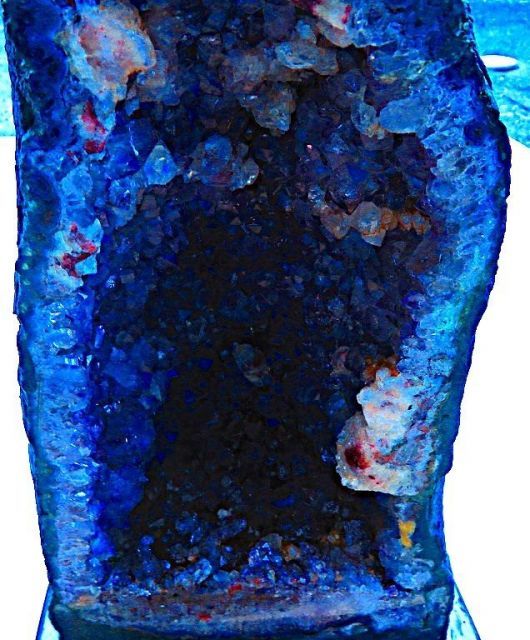 ウルグアイ産☆濃い濃い☆天然水晶宝石☆アメジストドーム超強パワー