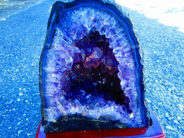 ウルグアイ産☆濃い濃い天然水晶宝石☆アメジストドーム超強パワー☆超