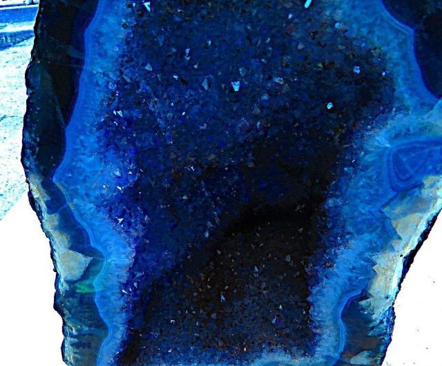 ウルグアイ産☆濃い濃い☆天然水晶宝石☆アメジストドーム超強パワー