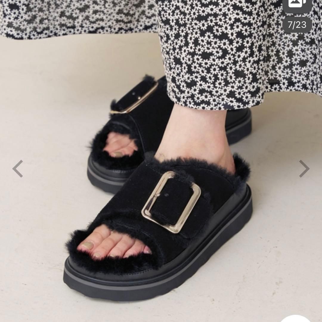 定価2.2万 MOHI ファーサンダル シングルベルト ブラック 起毛