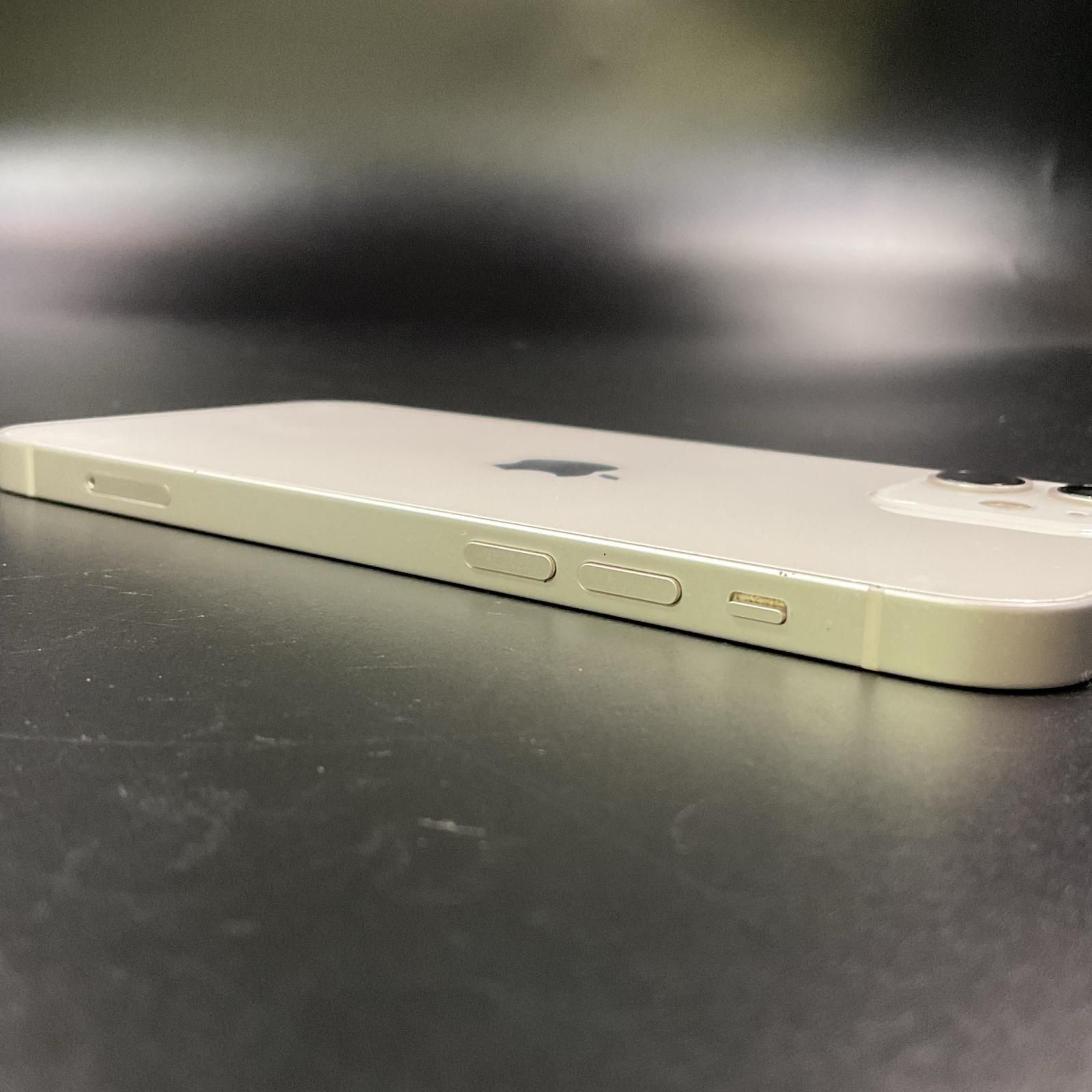 iPhone 12 256GB ホワイト docomo SIMフリー 白ロム 美品 動作確認済