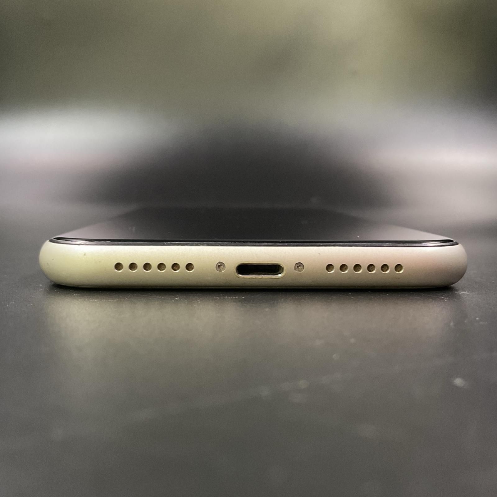 iPhone 11 64GB ホワイト Softbank 白ロム 動作確認済 100%【全額返金