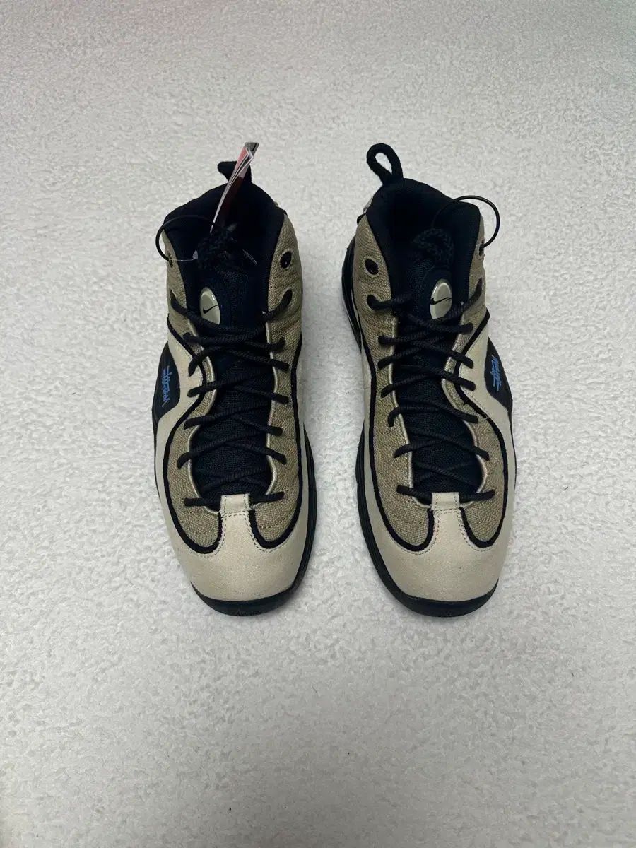 280)ナイキ ステューシー エアペニー2 ラタン ライムストーン - メルカリ