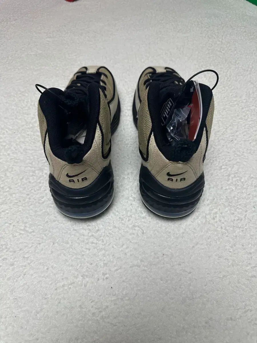 280)ナイキ ステューシー エアペニー2 ラタン ライムストーン - メルカリ