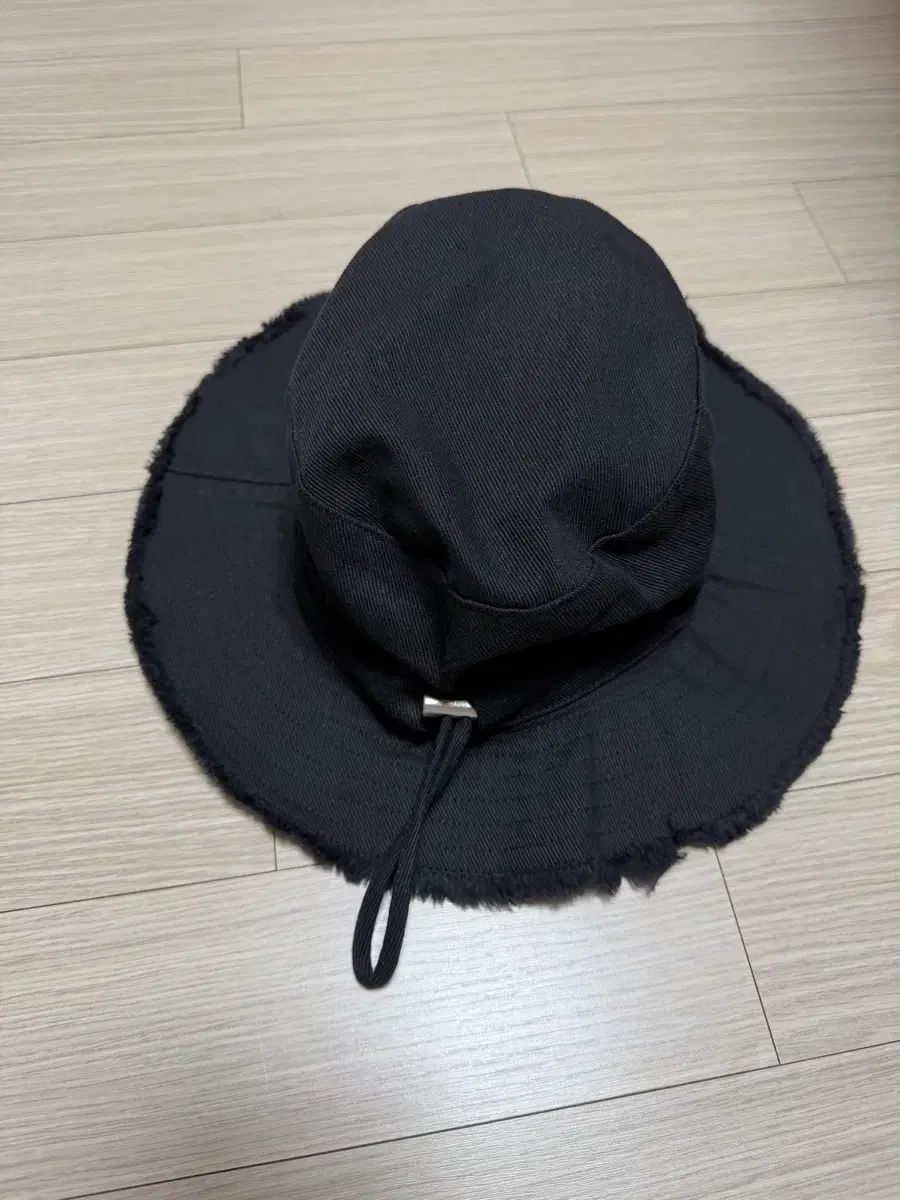 Jacquemus ル・ボブアーティチョークバケットハットブラック Jacquemus