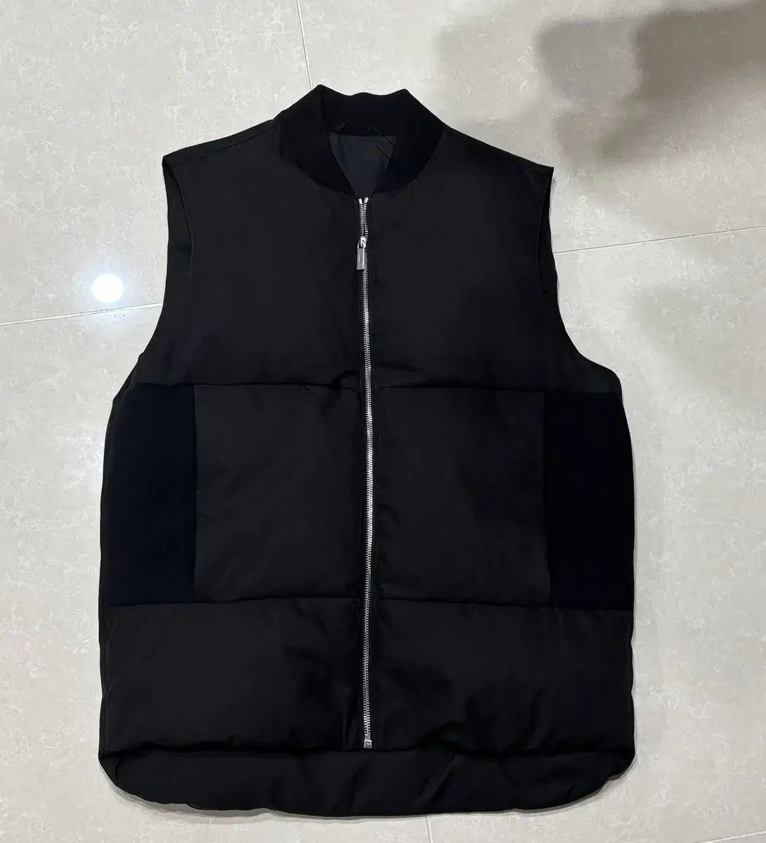 【新品未使用】 （カルバン・クライン） ダウン ベストL カルバン・クライン ダウンベスト - メルカリ