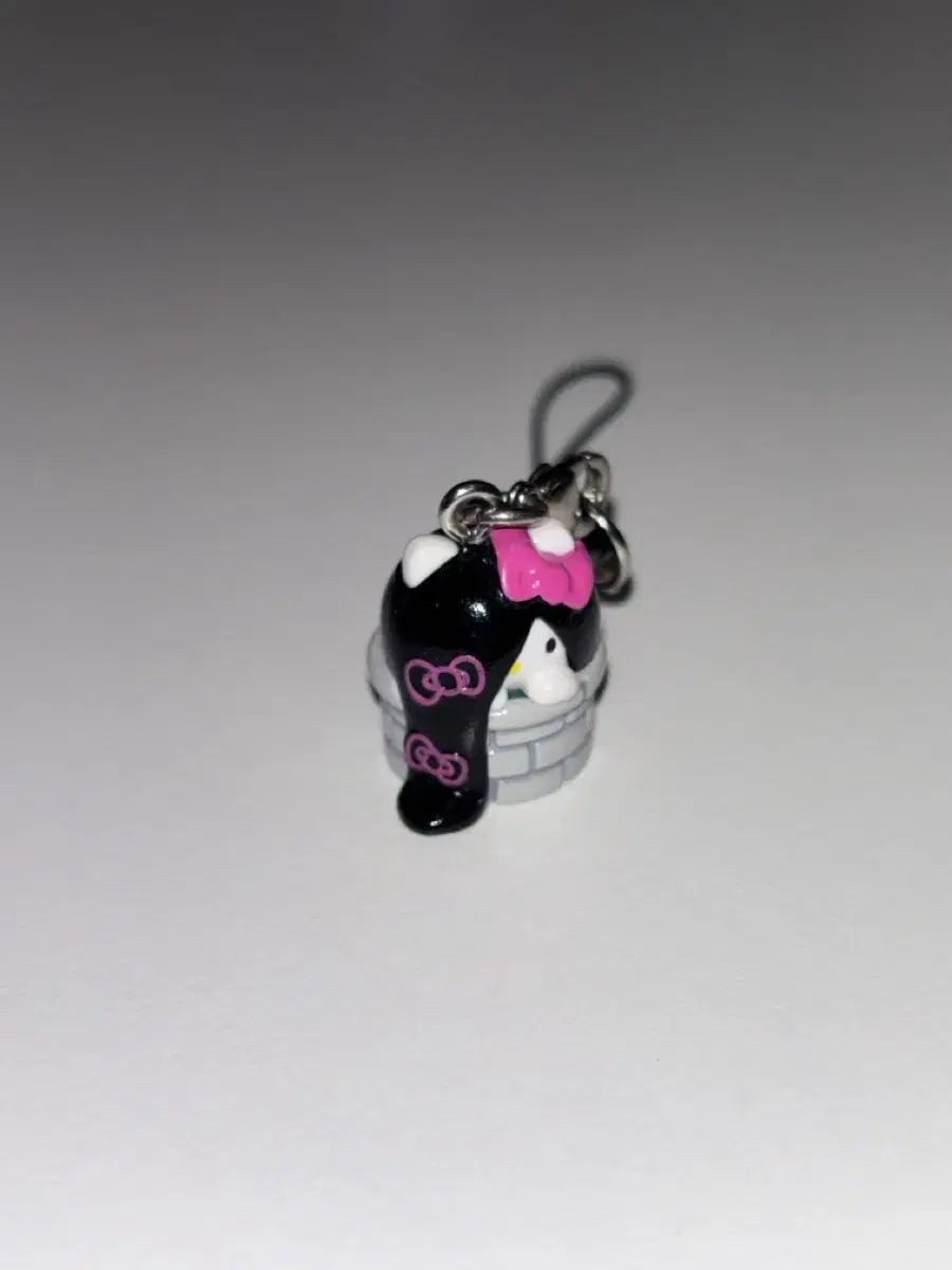サンリオ貞子 x ハローキティ サダコ キーティ ストラップ - メルカリ