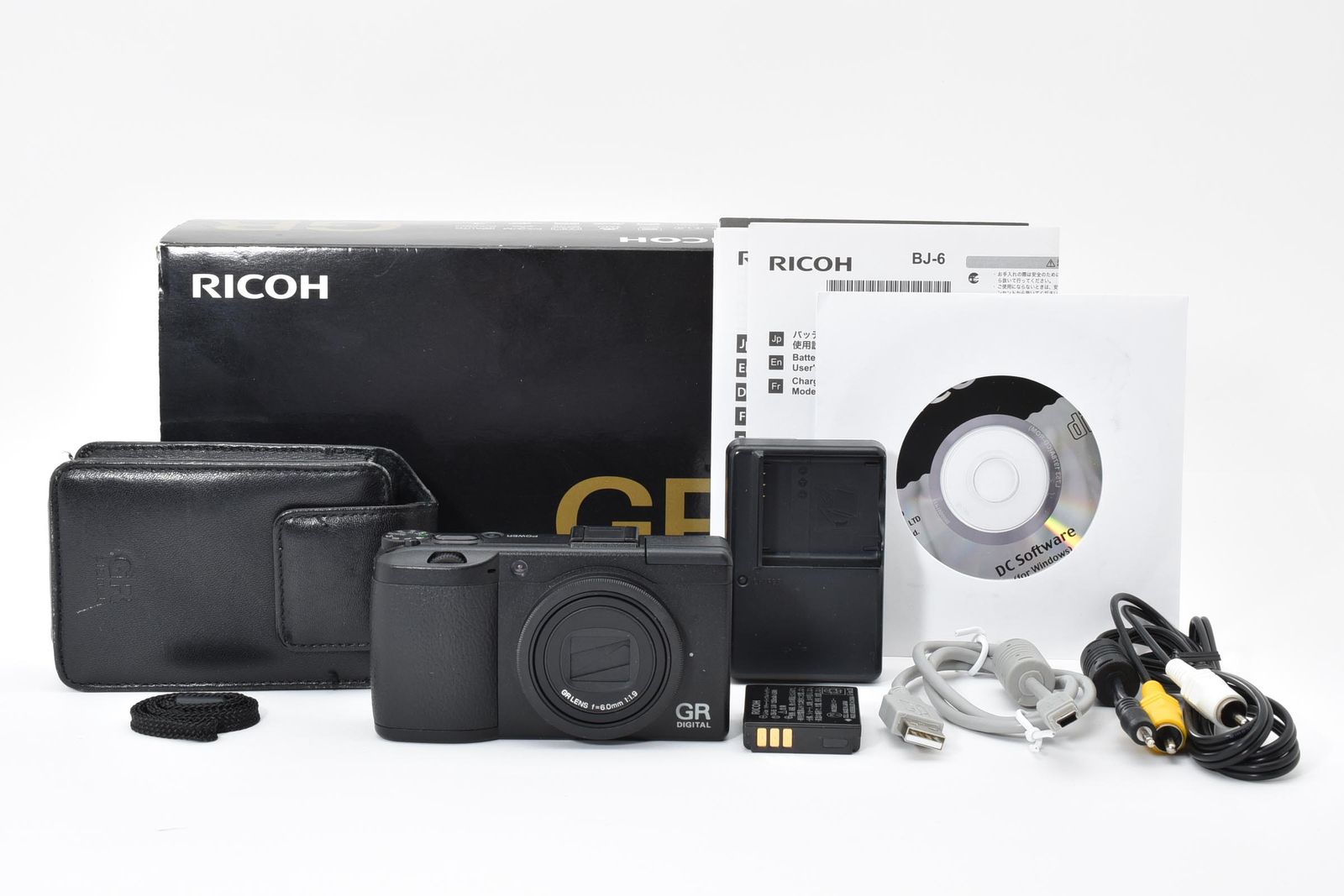 □ ほぼ新品 □ リコー RICOH GR DIGITAL III ≪S数25回 純正革ケース