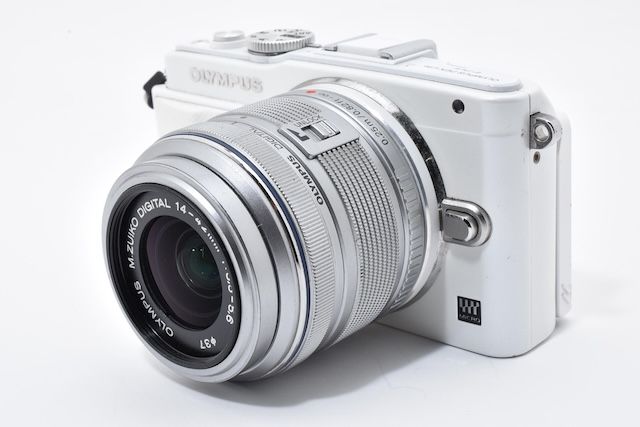 並品＞ OLYMPUS ミラーレス一眼 PEN Lite E-PL6 レンズ（14-42mm