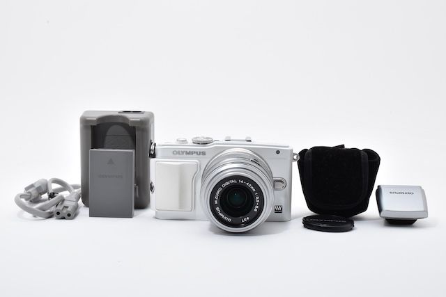 並品＞ OLYMPUS ミラーレス一眼 PEN Lite E-PL6 レンズ（14-42mm