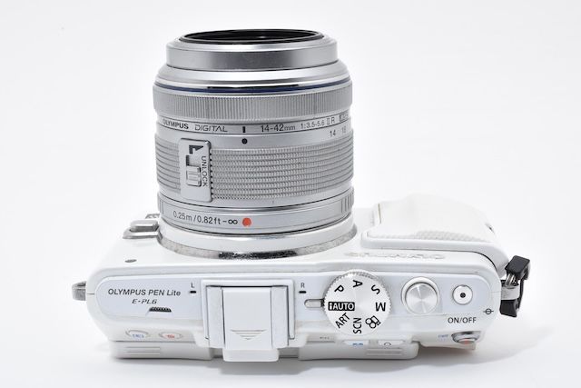 並品＞ OLYMPUS ミラーレス一眼 PEN Lite E-PL6 レンズ（14-42mm