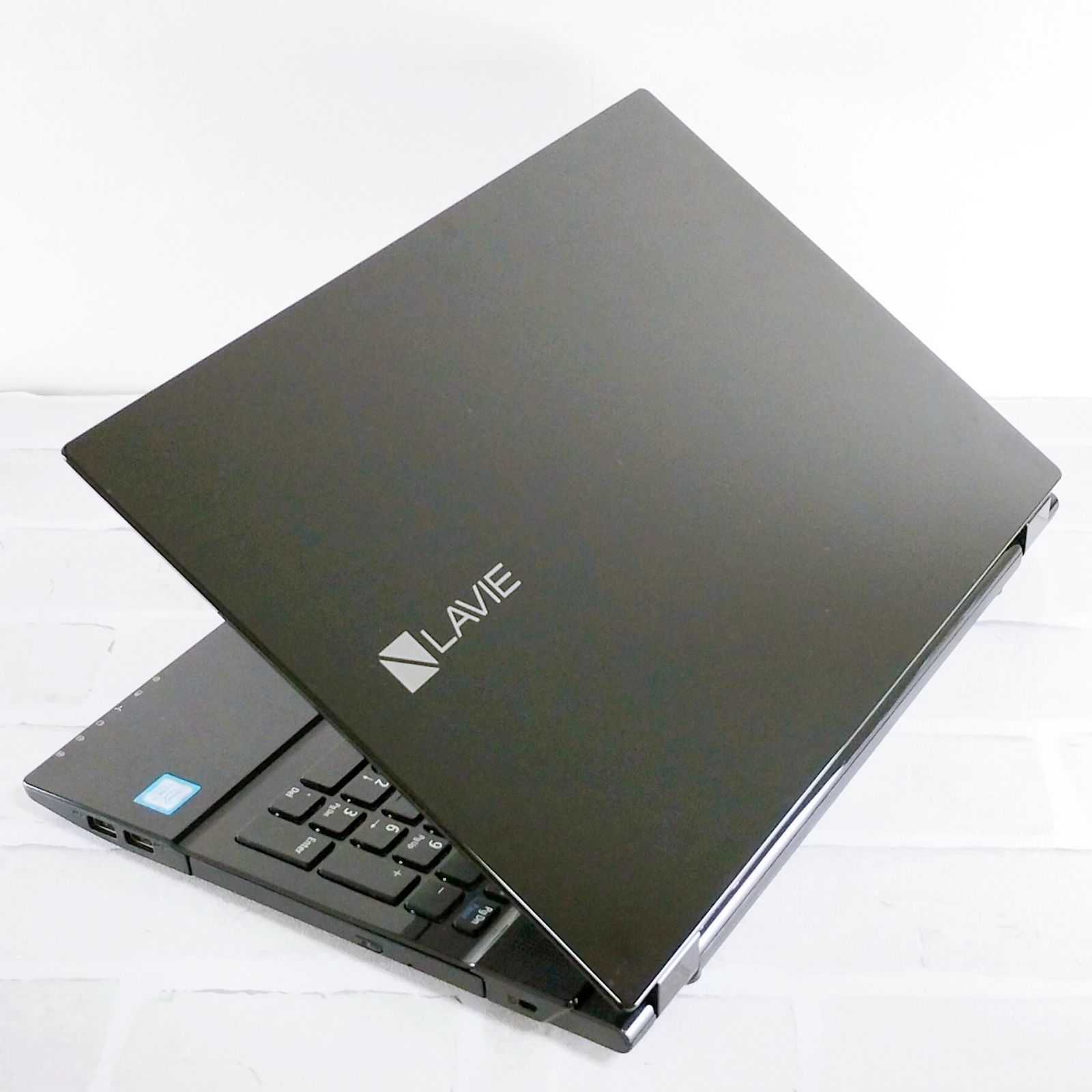 たっぷり1TB Blu-ray フルHD 15.6インチ テンキー 最新Windows11