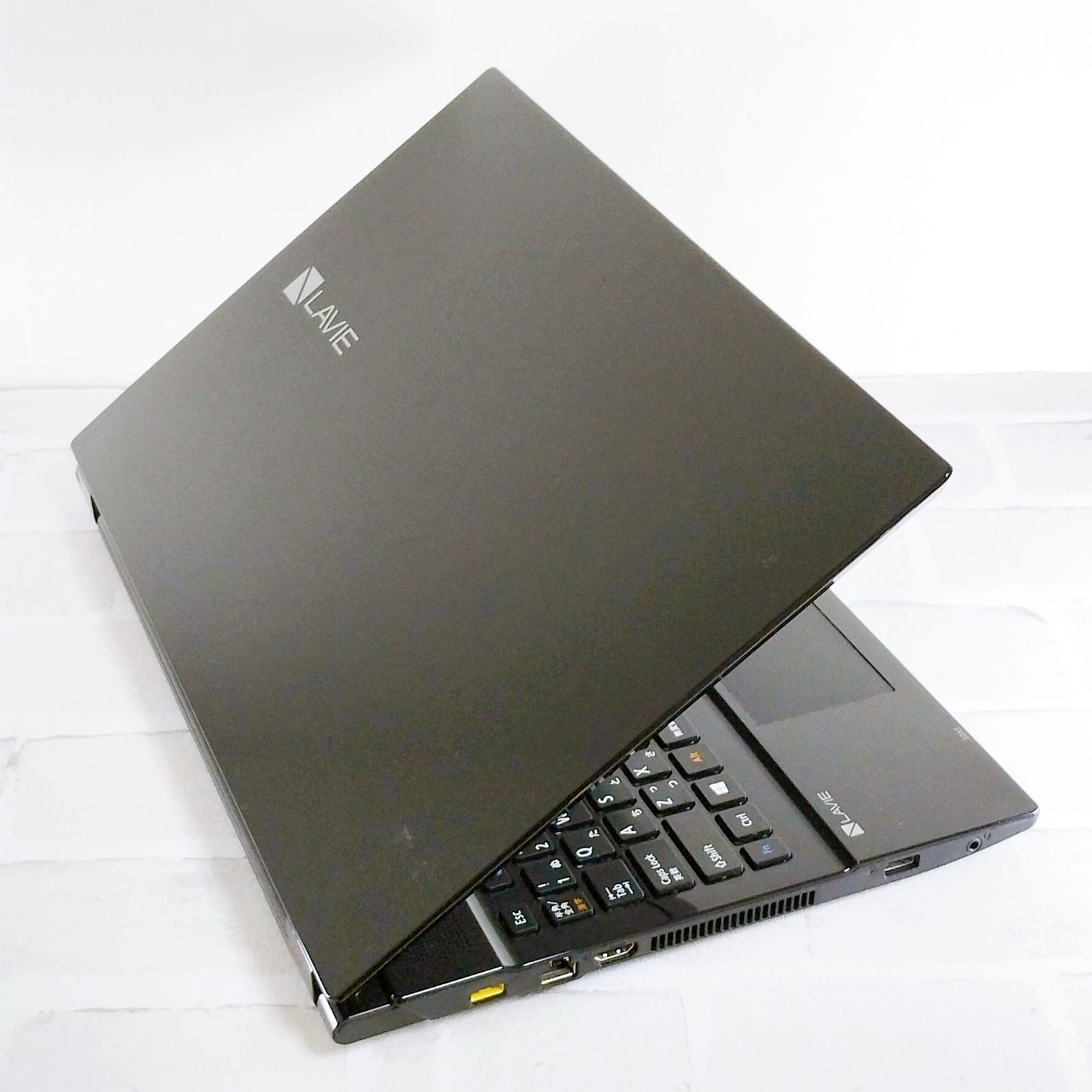 たっぷり1TB Blu-ray フルHD 15.6インチ テンキー 最新Windows11