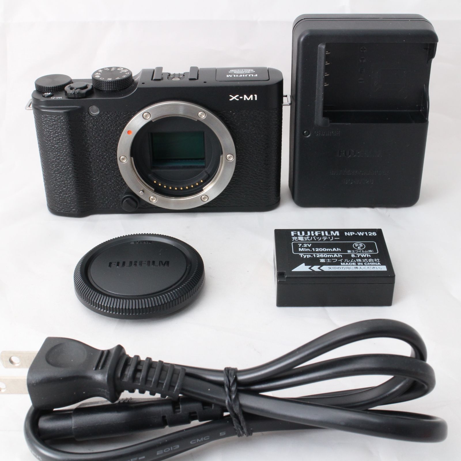 ☆良品☆ FUJIFILM ミラーレス一眼 X-M1 ボディ ブラック FX-X-M1B