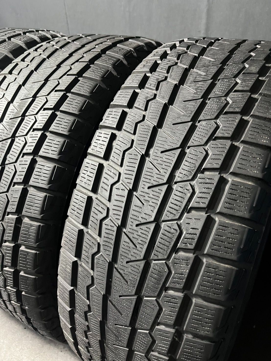 ヨコハマ ピーゼロ 275⁄35R22 アレンザ ALENZA LX100 2023/2020年製 約