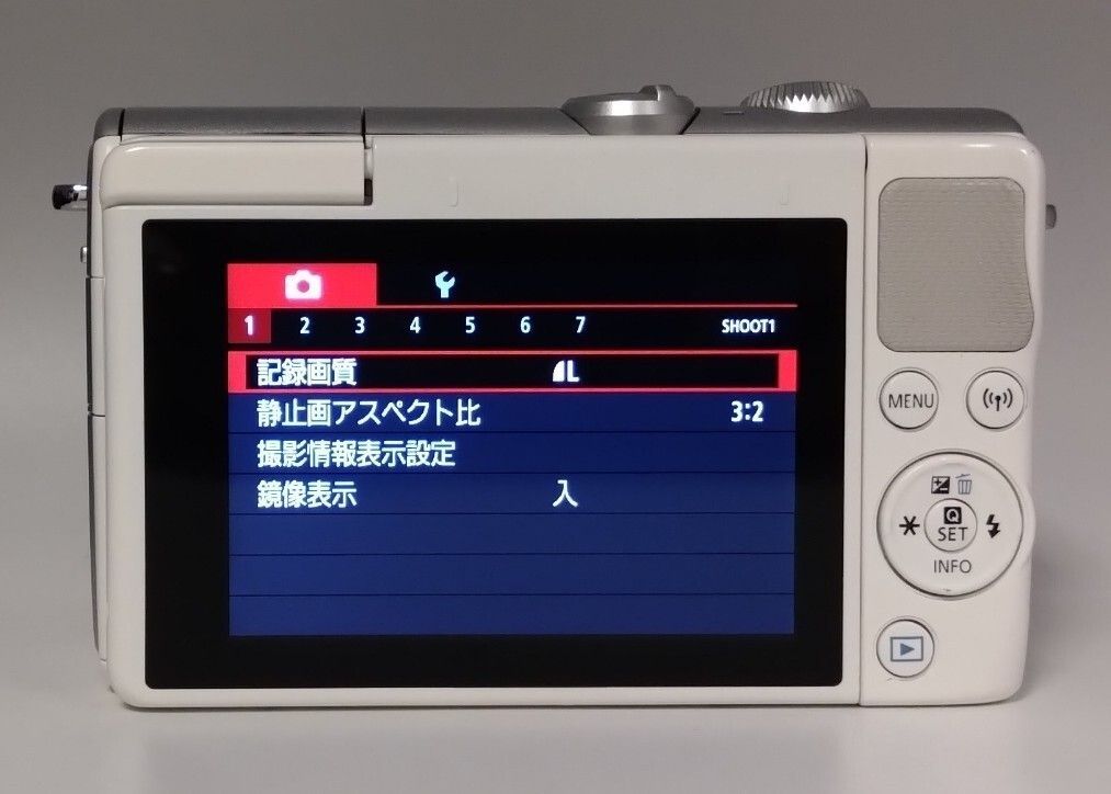 美品 Canon EOS M100 ボディ ホワイト 充電器付き ARYM5287#361 - メルカリ