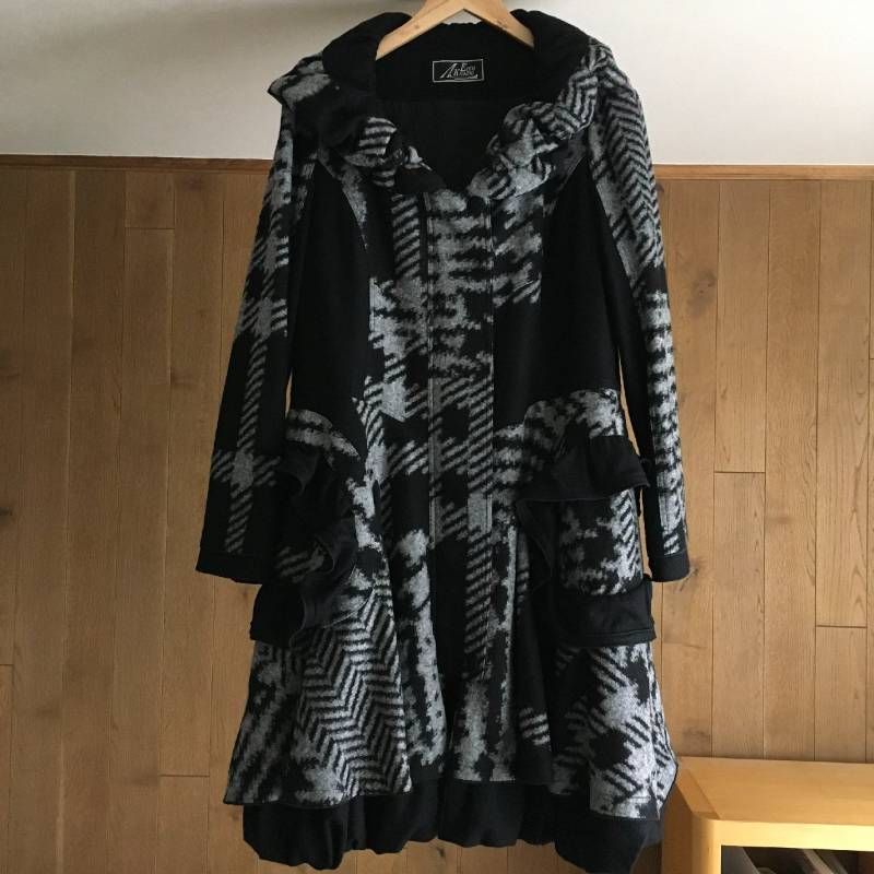 美品 エイココンドウEIKO KONDO ロング コート42 - メルカリ