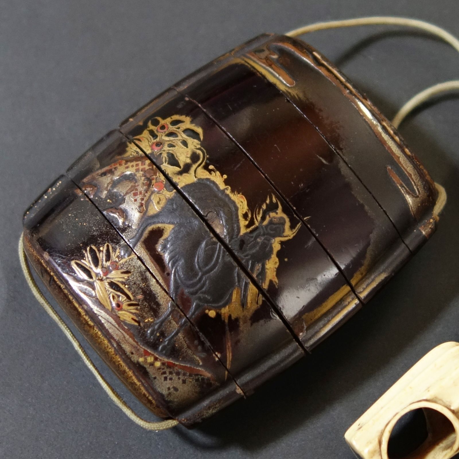 昔の印籠、提げ物 250px-壽字吉祥文蒔絵印籠_-