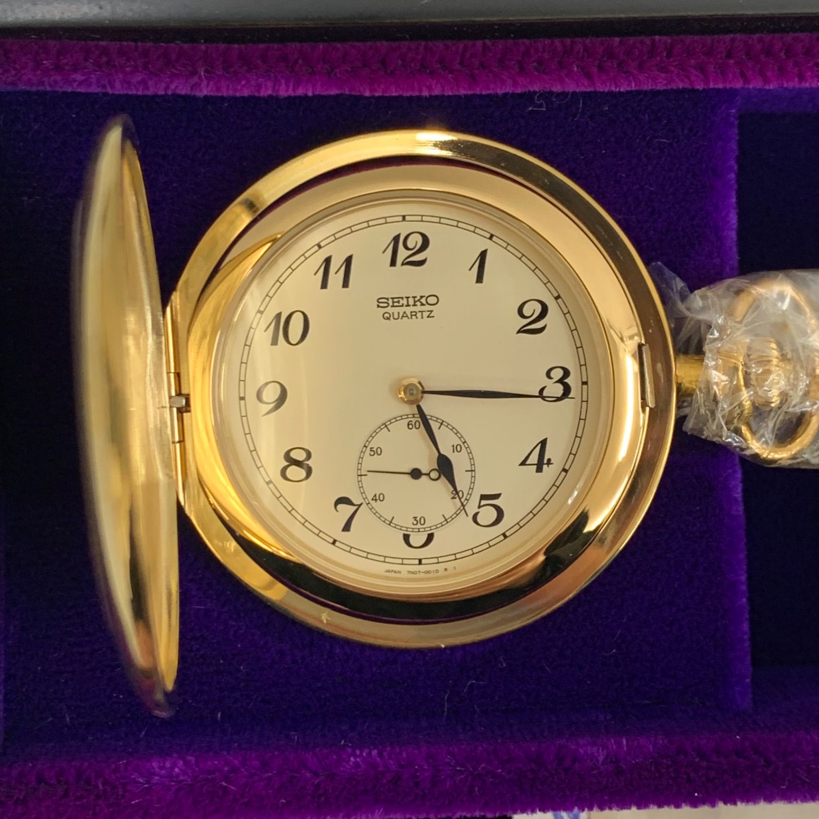 SEIKO セイコー 贈内閣総理大臣 懐中時計 クオーツ式 会津塗小箱 未使用 新品未使用】内閣総理大臣 SEIKO 懐中時計 クォーツ会津塗小箱 C15