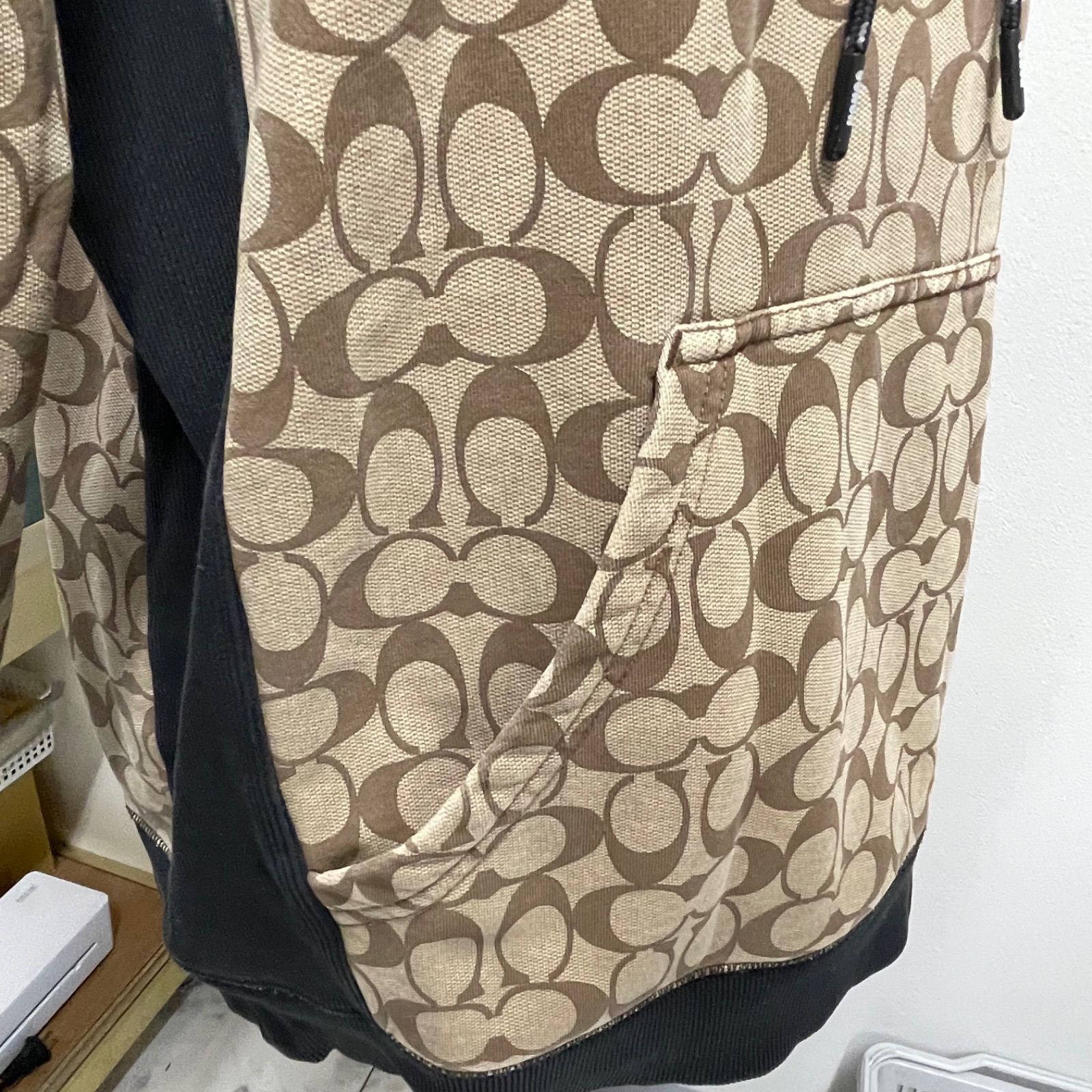 COACH シグネチャー ジップアップパーカー Lサイズ ブラック ベージュ 