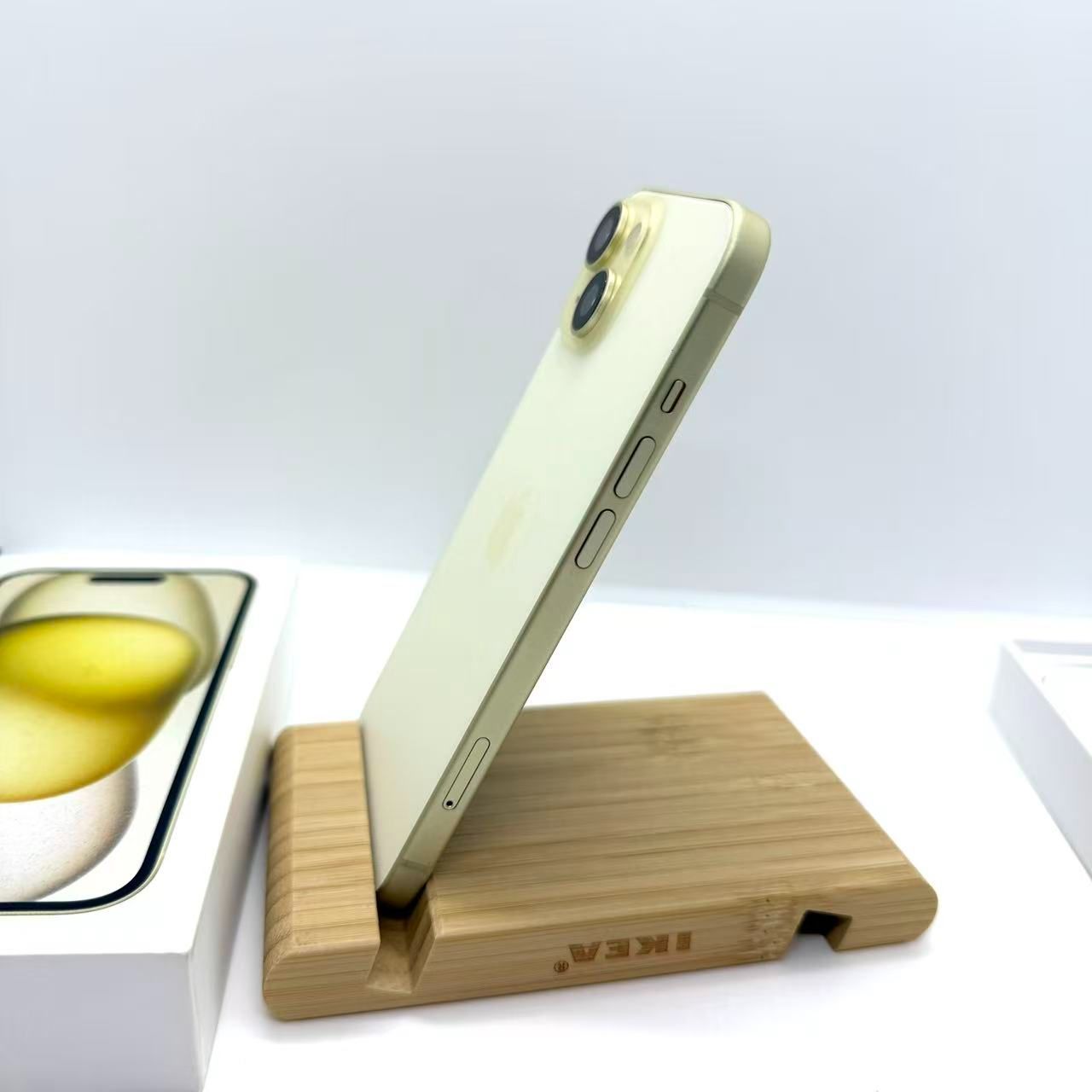 中古Aランク]iPhone 15 512GB SIMフリー [イエロー] MTMW3J/A 本体