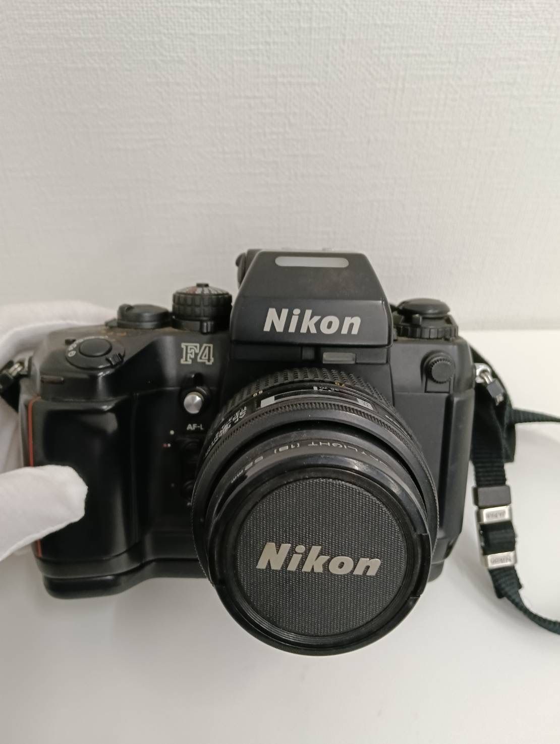 中古品】 Nikonニコン F4 フィルムカメラ 黒ブラック カメラ 現状品