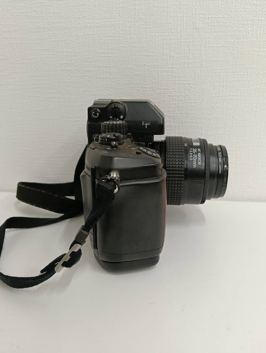 中古品】 Nikonニコン F4 フィルムカメラ 黒ブラック カメラ 現状品
