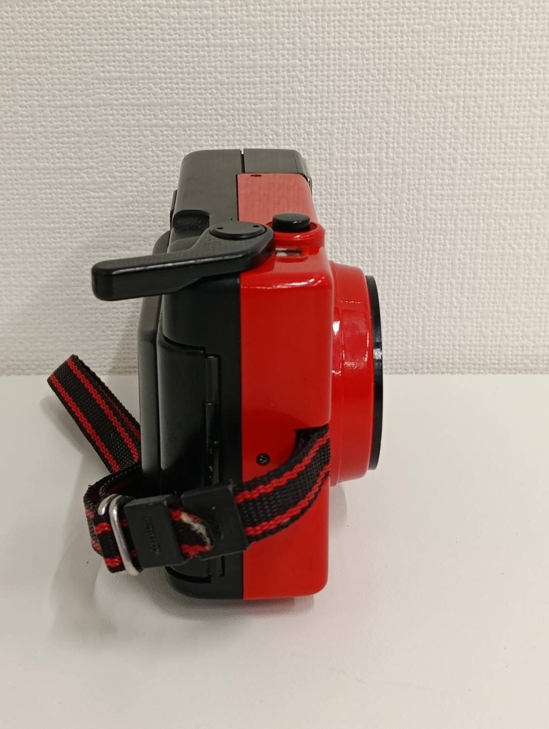 中古品】 KonicaコニカEFJ AUTO DATE フィルムカメラ 赤レッド カメラ