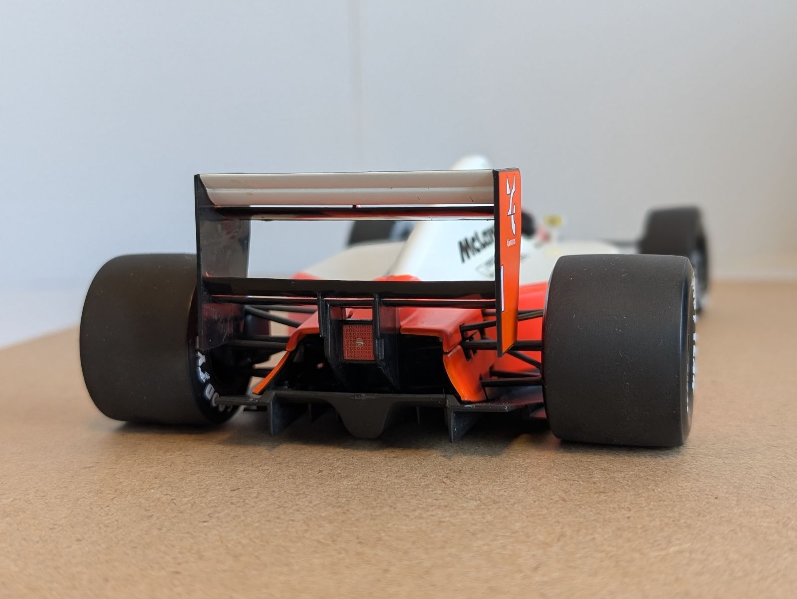 注意 ミニチャンプス1/18マクラーレンMP4/7 アイルトン・セナ - メルカリ