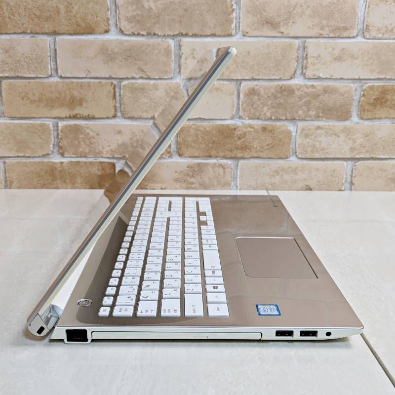 オフィス付き☆新品SSD/第7世代Corei3高性能/フルHD液晶☆初心者OK