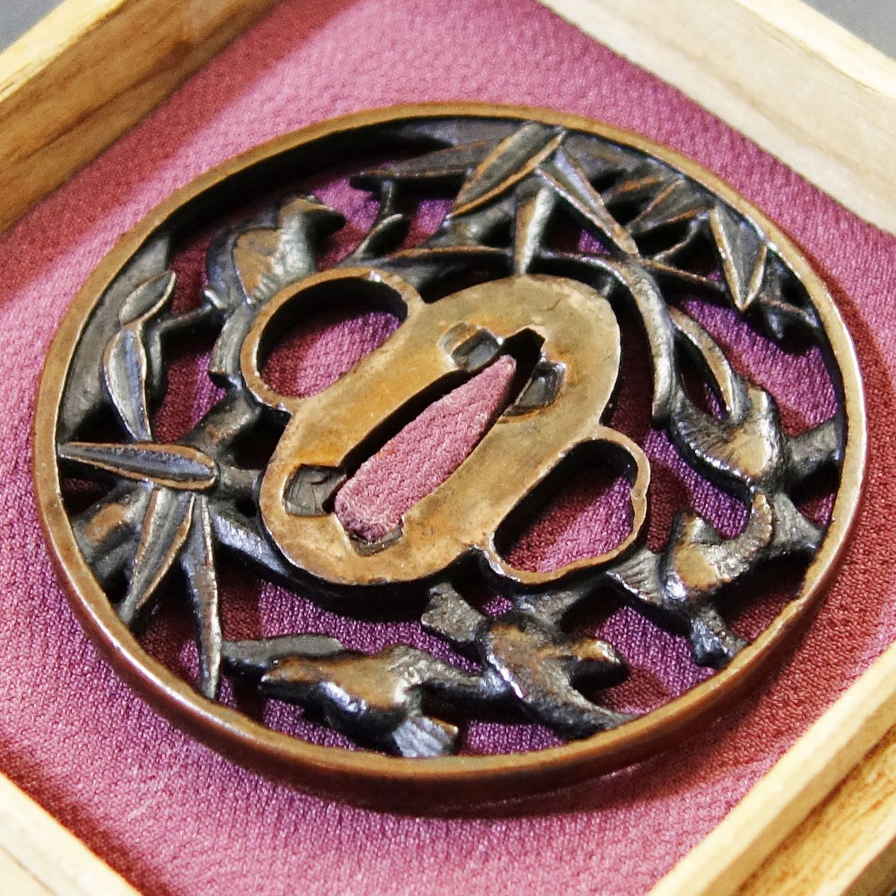 鍔 【 素銅地 竹に雀透鍔 】 日本刀 刀装具 鐔 骨董 古美術 Ac25042301