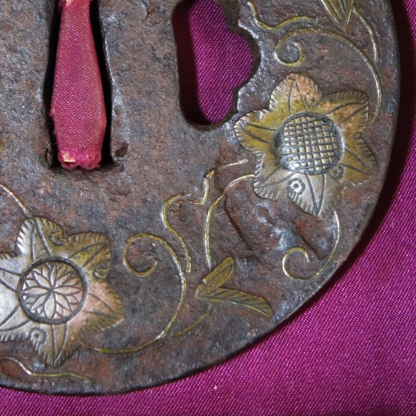 鍔 【 鉄地 銅象嵌 鉄線花唐草図鍔 】(鍔箱付き) 日本刀 刀装具 鐔