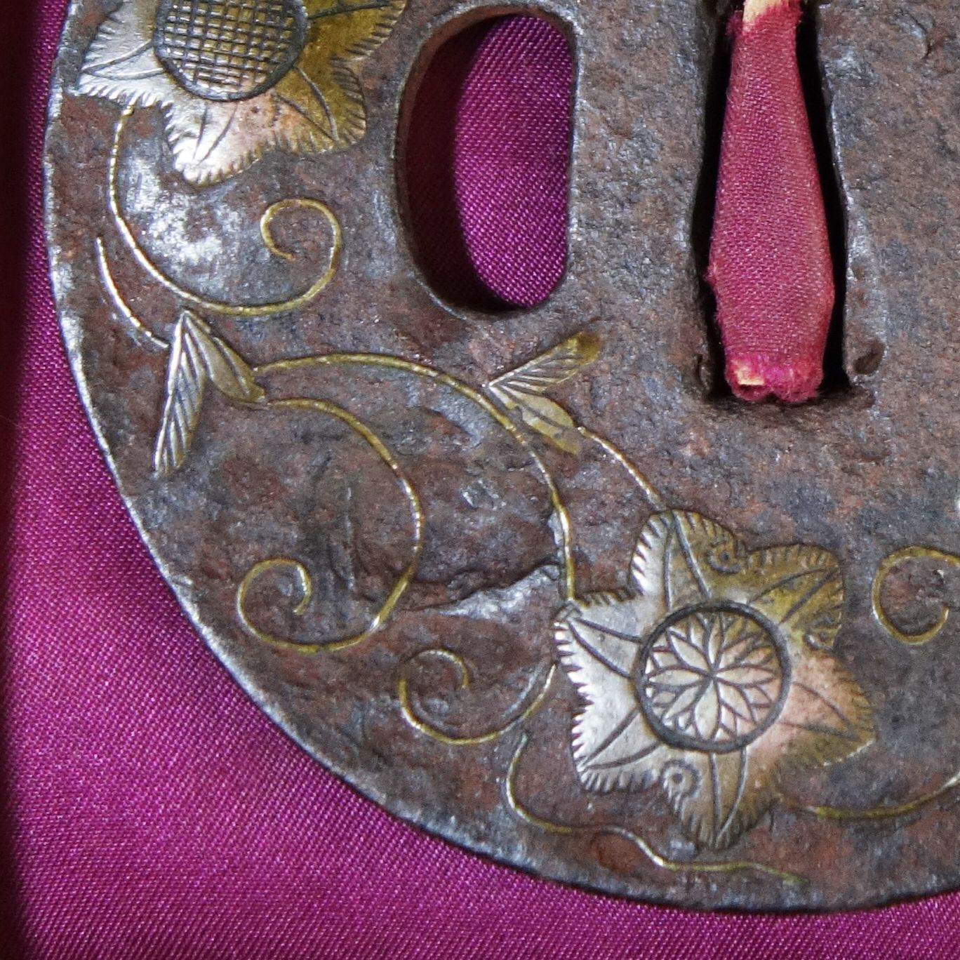 鍔 【 鉄地 銅象嵌 鉄線花唐草図鍔 】(鍔箱付き) 日本刀 刀装具 鐔