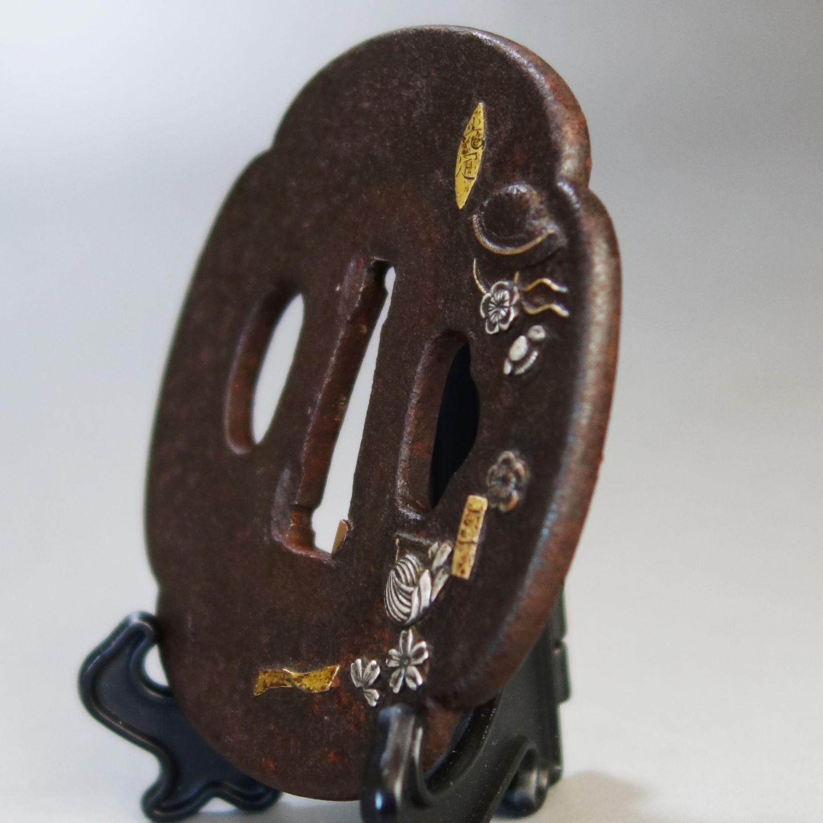 【 梅桜花小透鍔 】 鍔 鐔 鉄地 透鍔 刀装具 武具 骨董 江戸時代 鍔 鐔 鉄地 透鍔 刀装具 武具 骨董 江戸時代【梅桜花小透